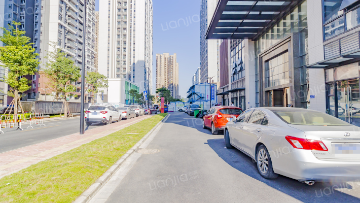 广州萝岗奥园广场房价怎么样萝岗奥园广场房源户型图小区车位交通地址