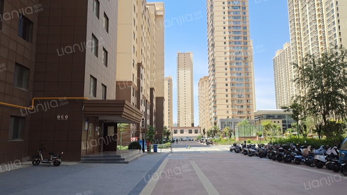 万里蓝天家园外景图