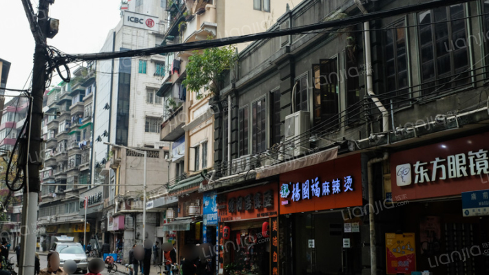 庙前直街外景图