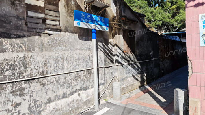 东正石涌街外景图