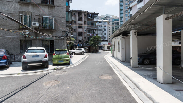苗圃路十四号小区外景图