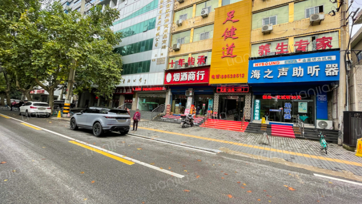 医疗器械家属院外景图