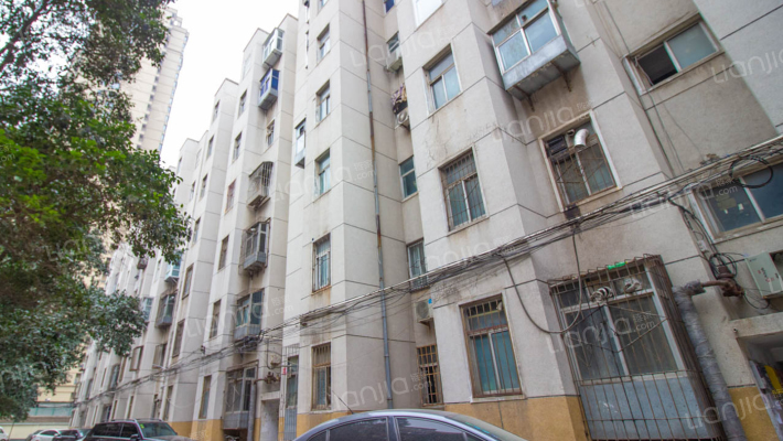 河南工业大学生活区外景图