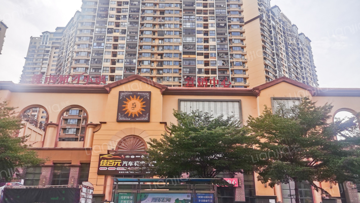天健西班牙小镇外景图