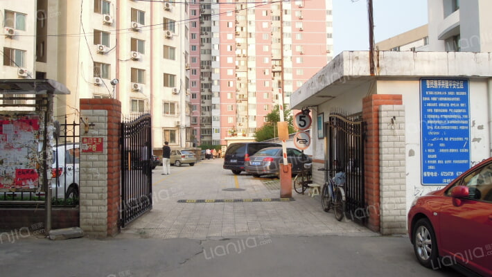 角门甲8号院外景图