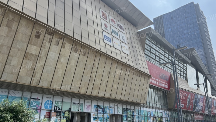 升龙又一城商业广场外景图