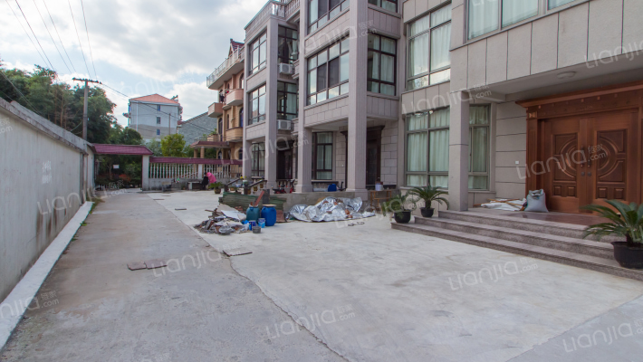 富康别墅外景图