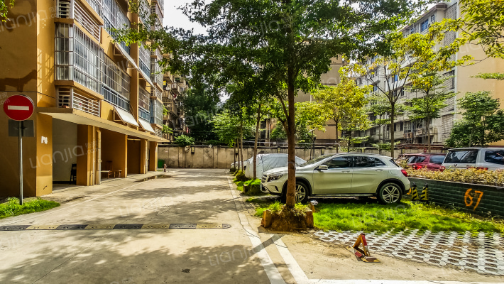 平果铝小区外景图