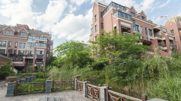 天下锦城温莎城外景图