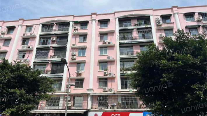 川化一村外景图