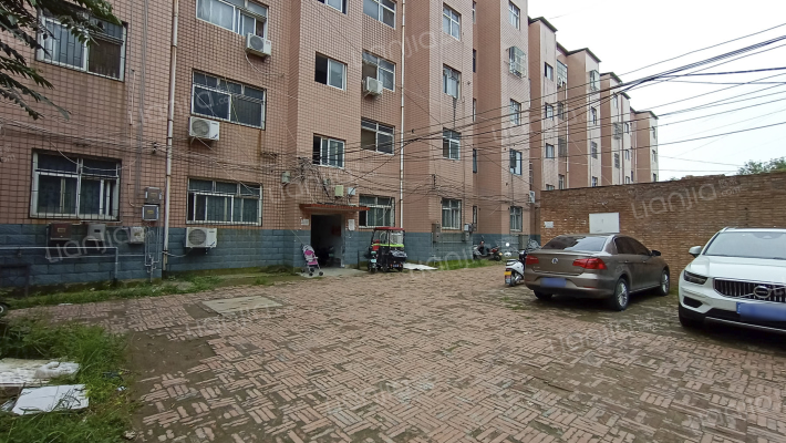 新城区中学家属院外景图