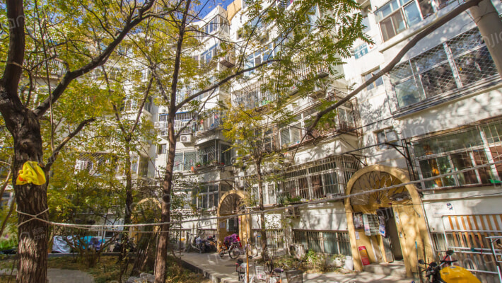 广渠门外南街外景图