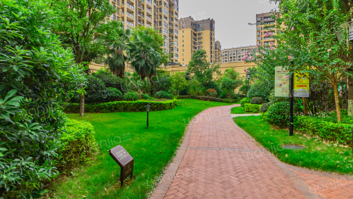 万达华府西区外景图