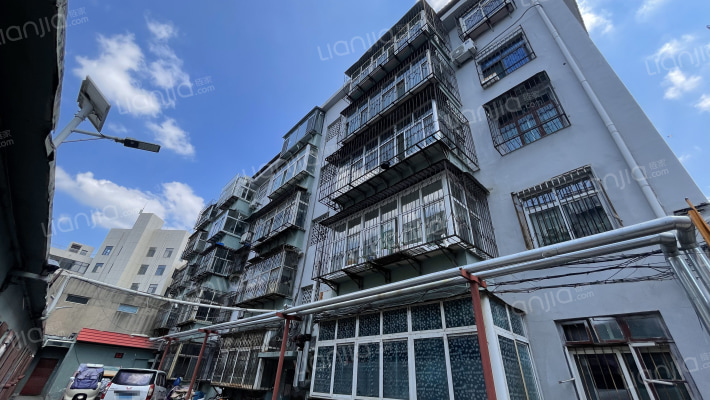 劳动服务公司一号院外景图