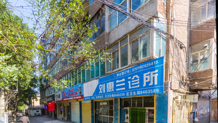 甘肃省体育运动学校家属院外景图