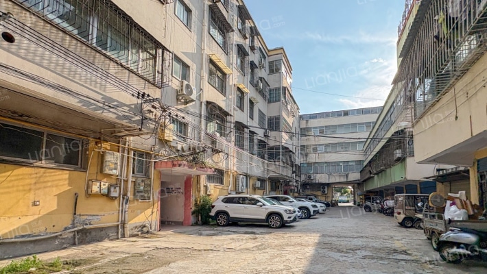 196号家属院外景图