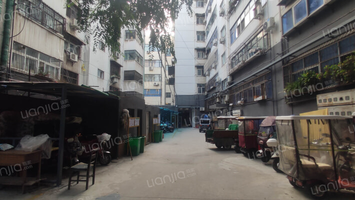 卫生局宿舍楼外景图