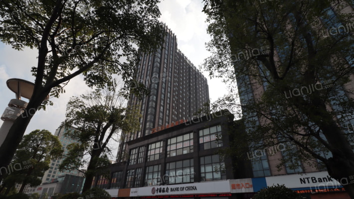 世纪财富中心外景图