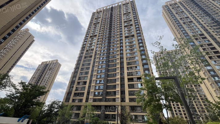 龙湖昱城一期外景图