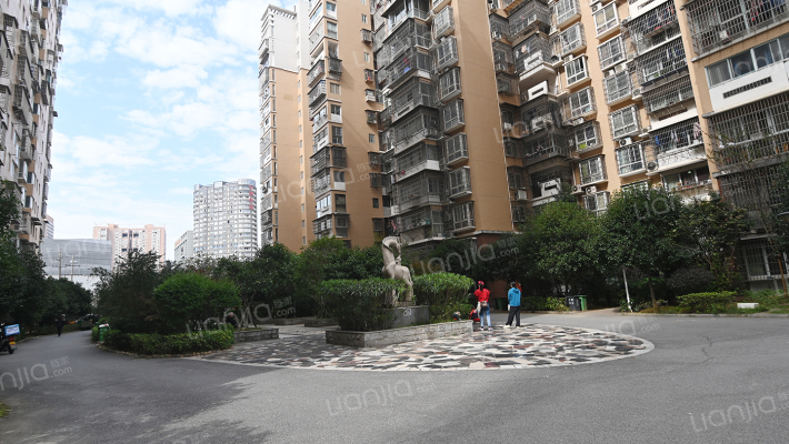 怡然四方锦城外景图