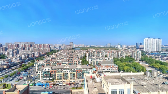 晴山蓝城外景图