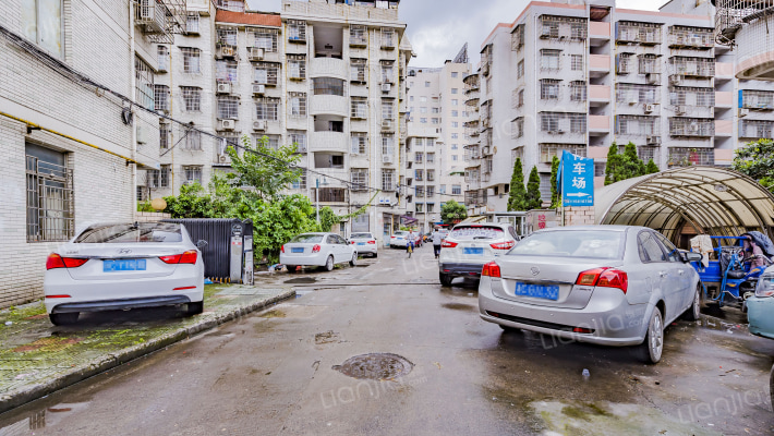 兴华大楼外景图