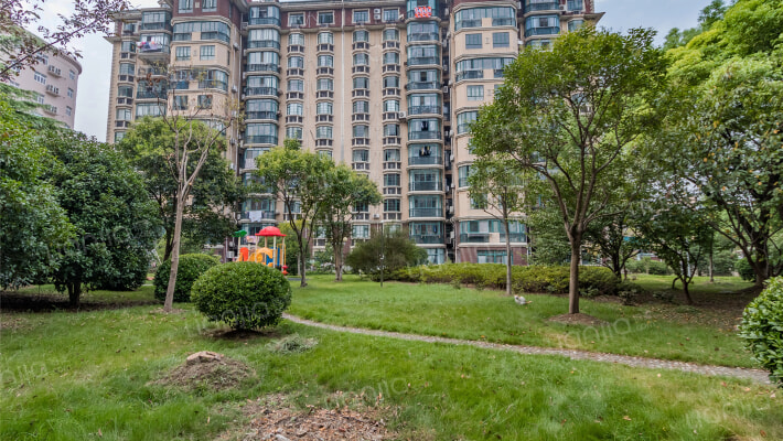 白玉兰花园外景图