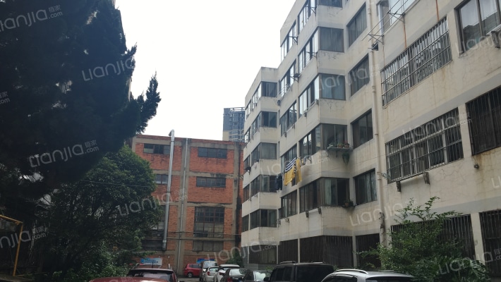 吴井路401号院外景图