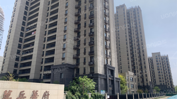 万岳华府龙府外景图