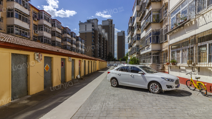 创新里东小区外景图