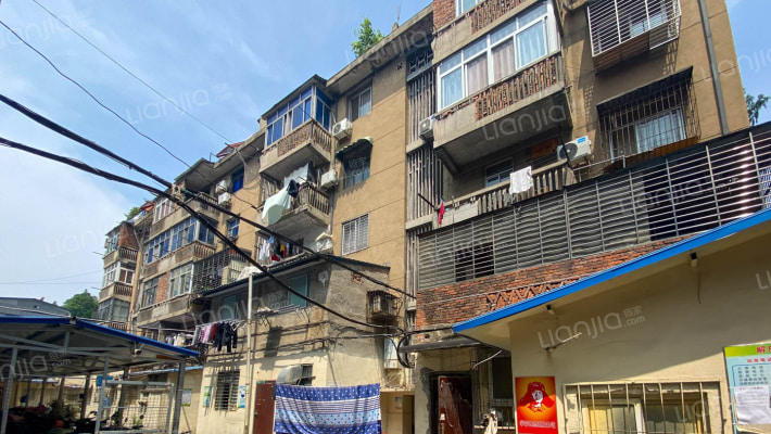 市三王服饰有限公司家属院外景图