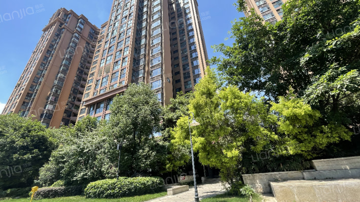 成都新天地二期春天里外景图