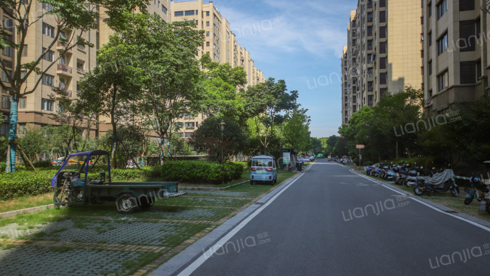 珑翠芳庭外景图