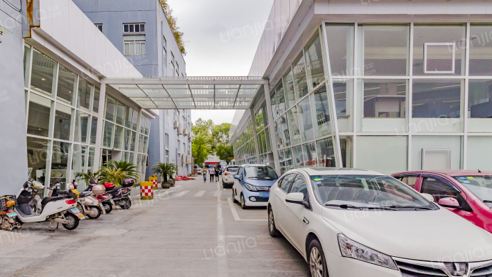 华利酒店副楼外景图