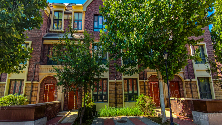 东鼎心屿湖外景图