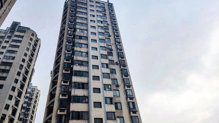 万家华庭外景图