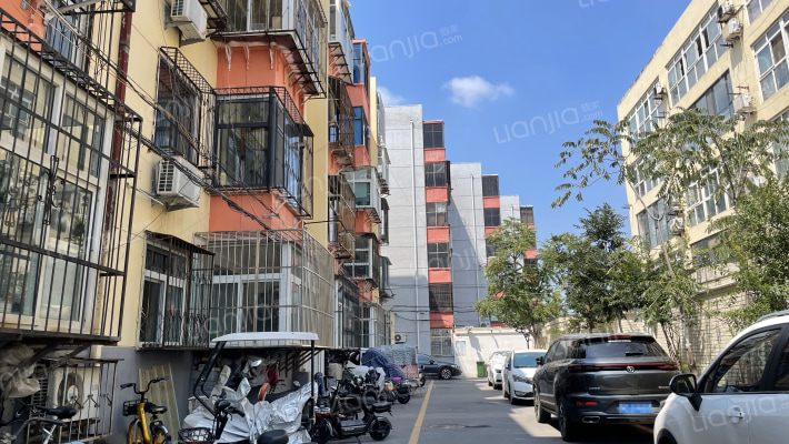 传输局安全文明小区外景图