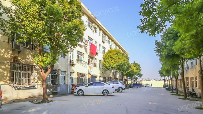 中乐青年打工楼外景图