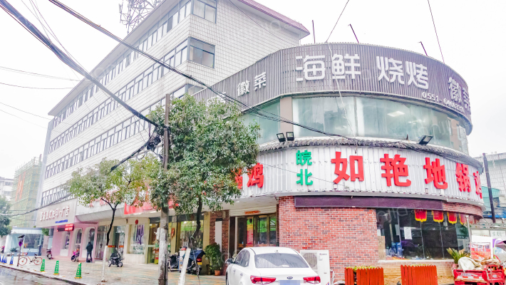 铁中院内职工宿舍外景图