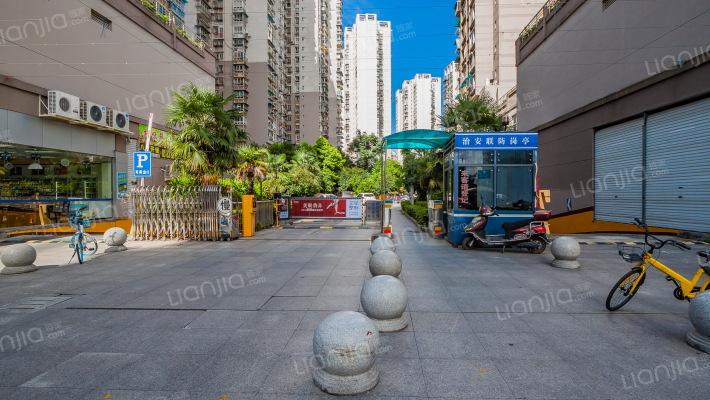 石坦大厦外景图