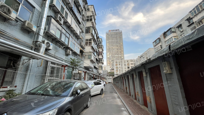 贸易路103号院外景图