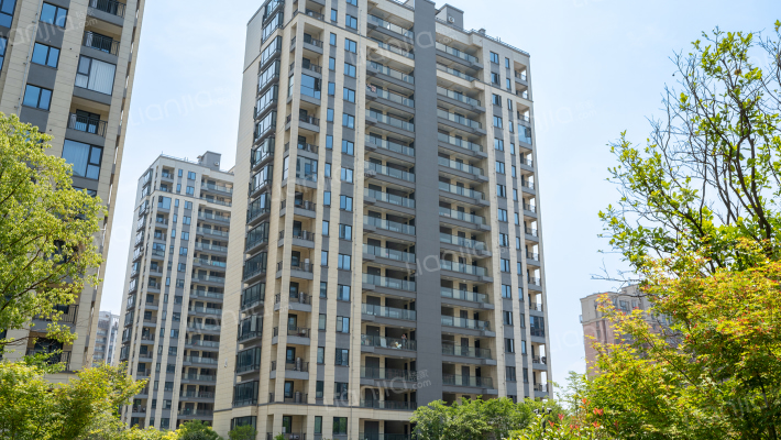 华城四季花园外景图