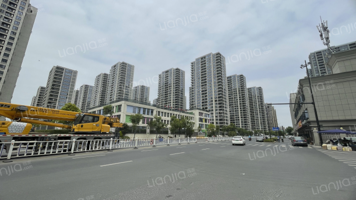 朝闻花城外景图