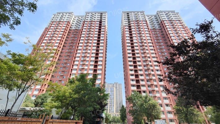 南岭小区东区外景图