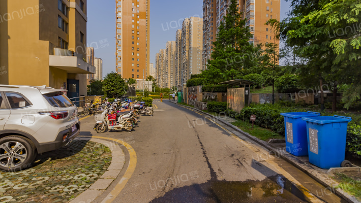 骆村大厦外景图