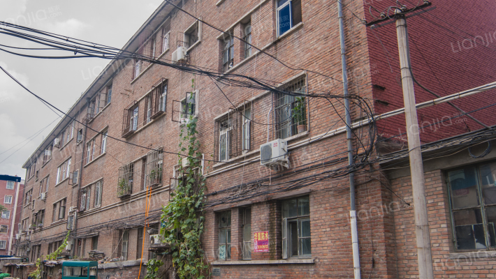 桥东粮食局小区外景图