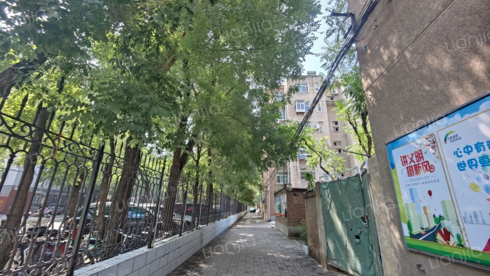 师大职技宿舍外景图