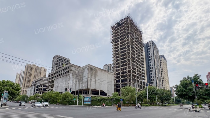 新区商业广场外景图