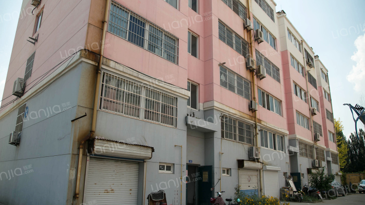 金冠公寓外景图