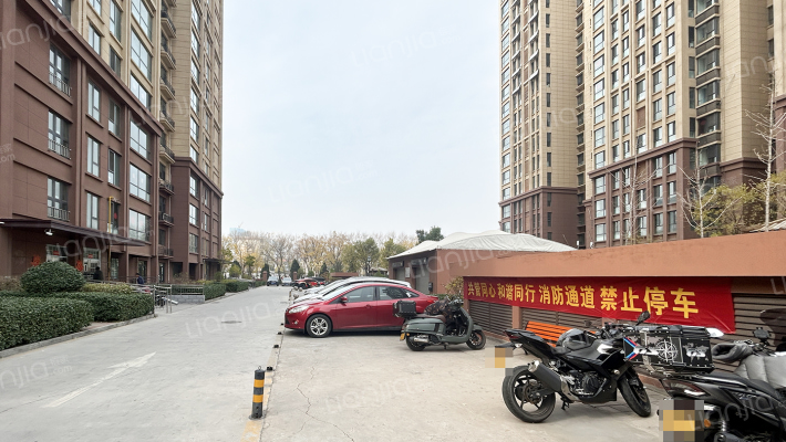 汇景华庭小区外景图